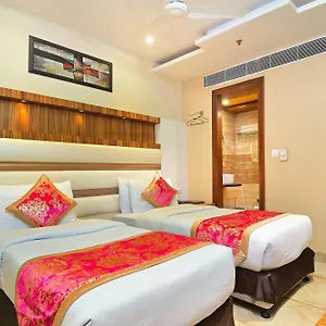Hotel Hari Piorko Grand - 2 Min From New Railway Station